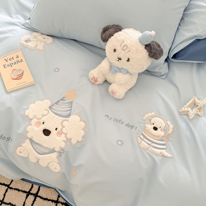 91家纺网 家纺一手货源 找家纺 优迈 2025新款全棉水洗棉贴布卡通四件套-泡芙狗狗 泡芙狗狗-蓝