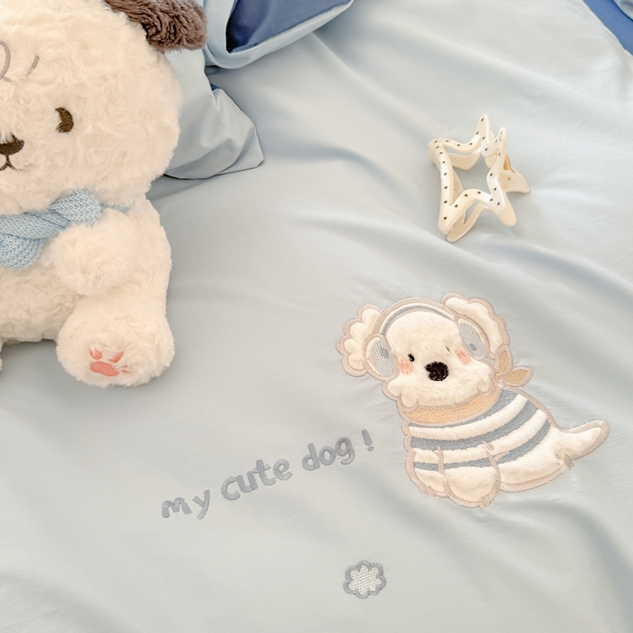 91家纺网 家纺一手货源 找家纺 优迈 2025新款全棉水洗棉贴布卡通四件套-泡芙狗狗 泡芙狗狗-蓝