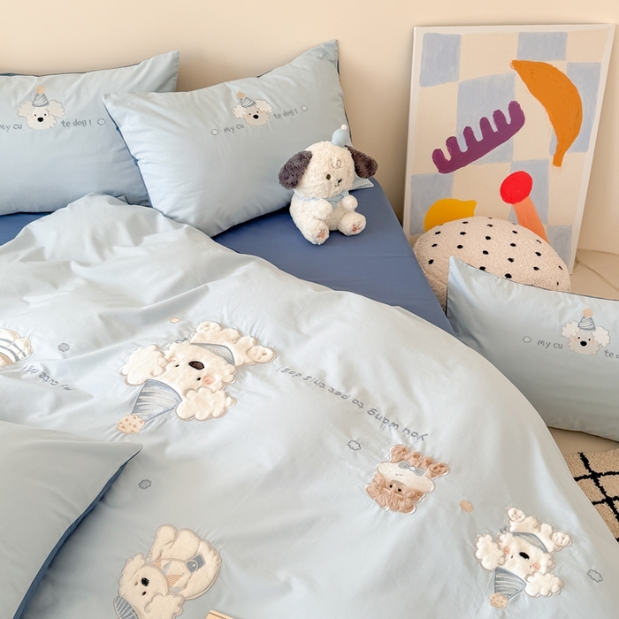 91家纺网 家纺一手货源 找家纺 优迈 2025新款全棉水洗棉贴布卡通四件套-泡芙狗狗 泡芙狗狗-蓝