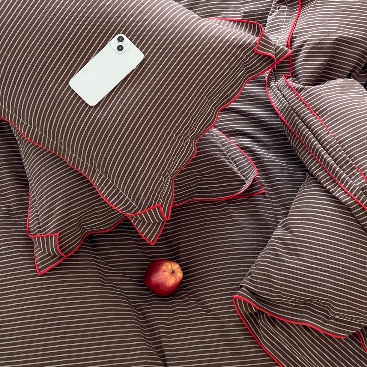 91家纺网 家纺一手货源 找家纺 例外 2025新款全棉纯棉色织水洗棉老钱工业风四件套 榛子深棕