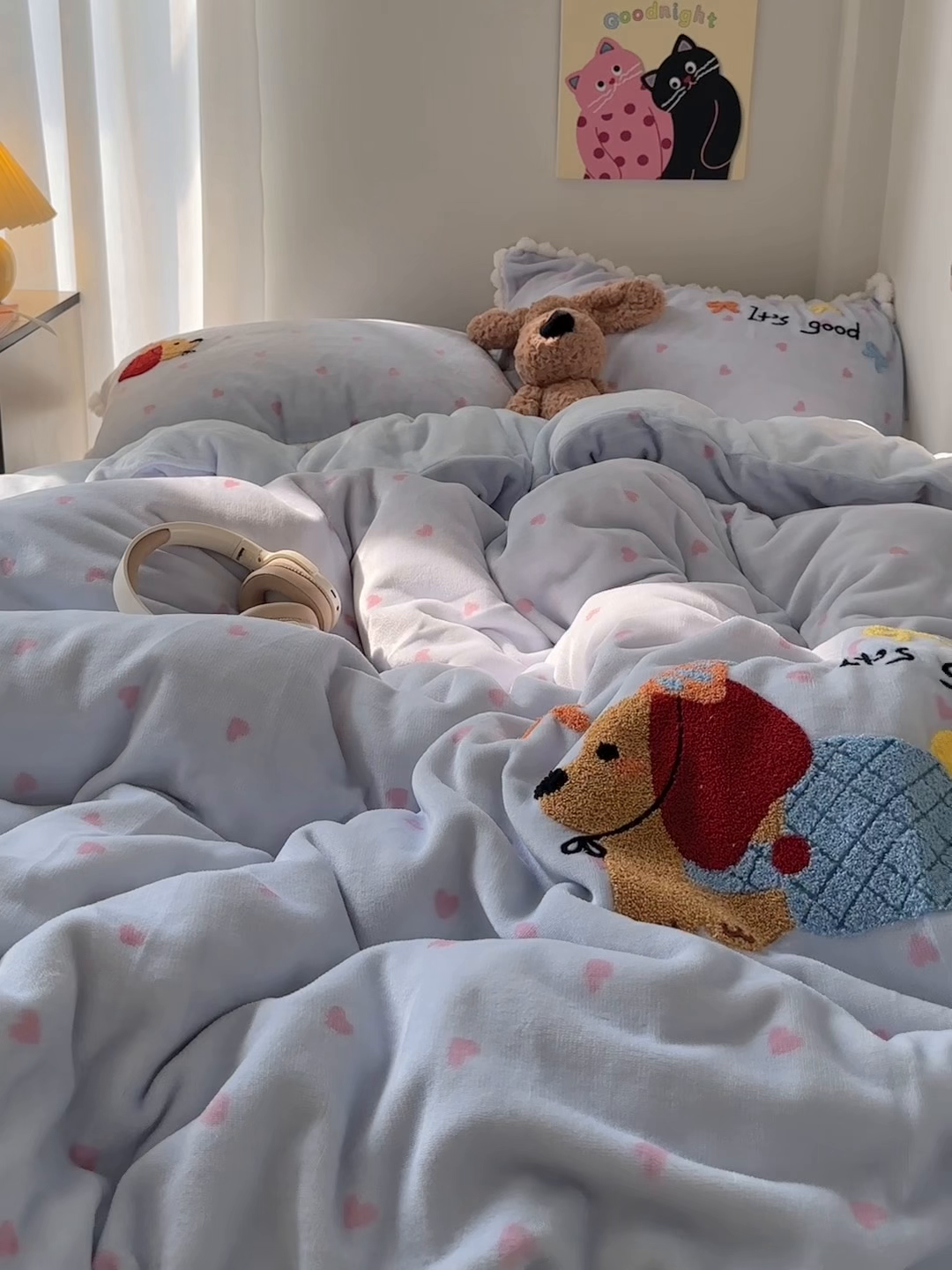 91家纺网 家纺一手货源 找家纺 艾咪-Amy ntmy 2025新款可爱毛巾绣毛球款牛奶绒四件套-快乐小狗 快乐小狗-蓝