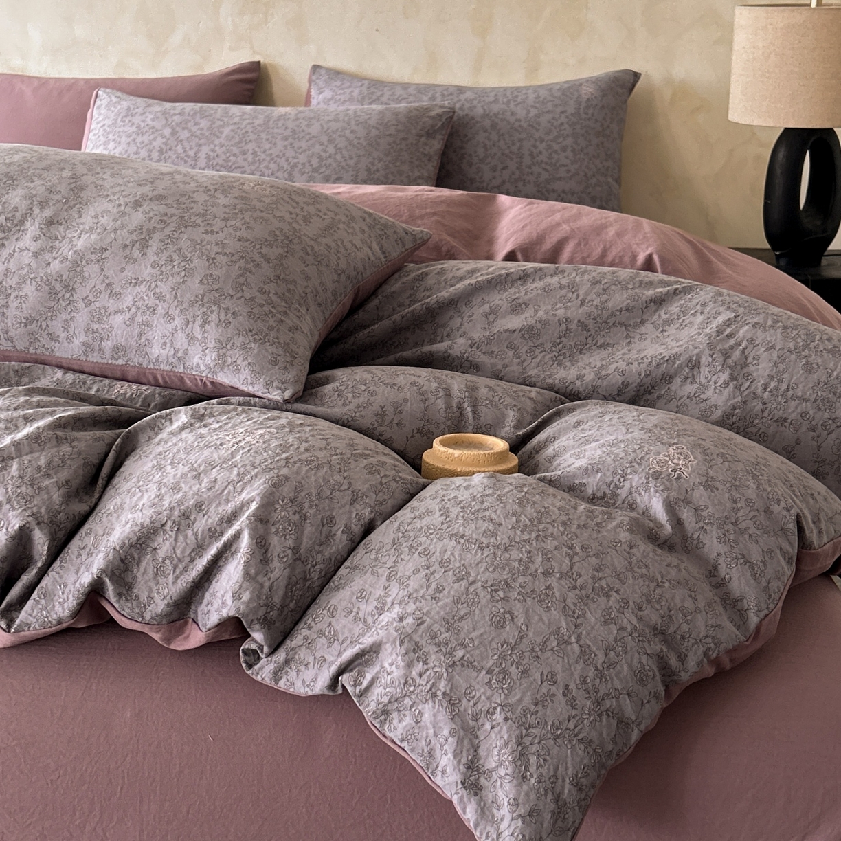 91家纺网 家纺一手货源 找家纺 如约 2025新款A类珍珠棉四件套 巴洛克之恋咖