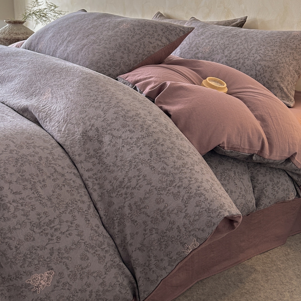 91家纺网 家纺一手货源 找家纺 如约 2025新款A类珍珠棉四件套 巴洛克之恋咖