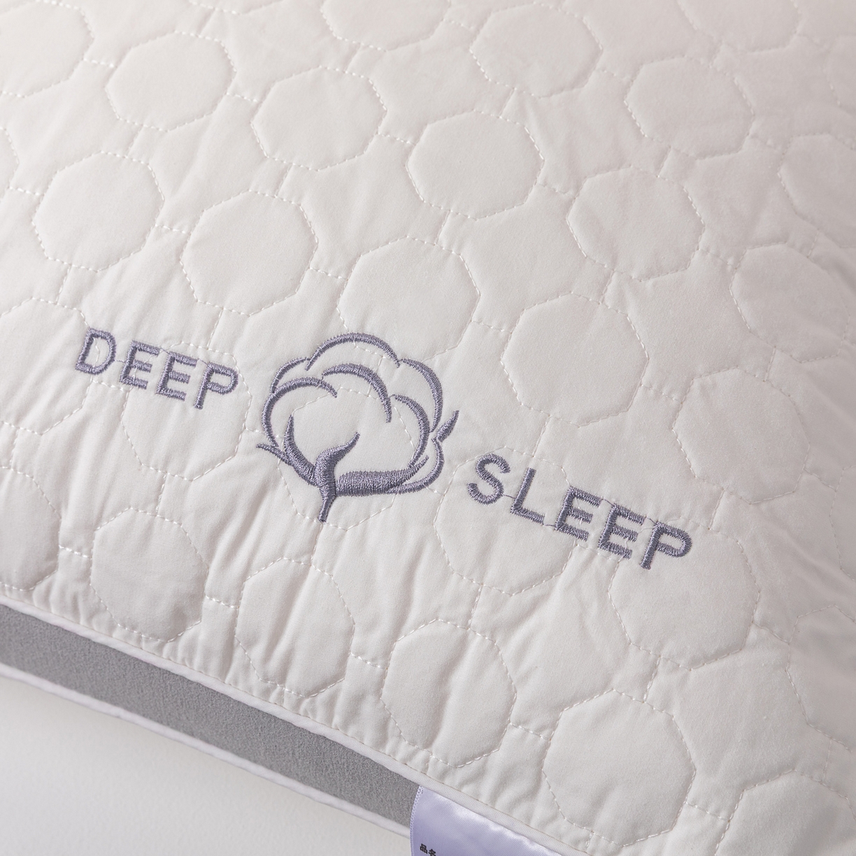 91家纺网 家纺一手货源 找家纺 （总）芯奇想 2025新款全棉立体绗绣枕（绣棉）单人枕头枕芯