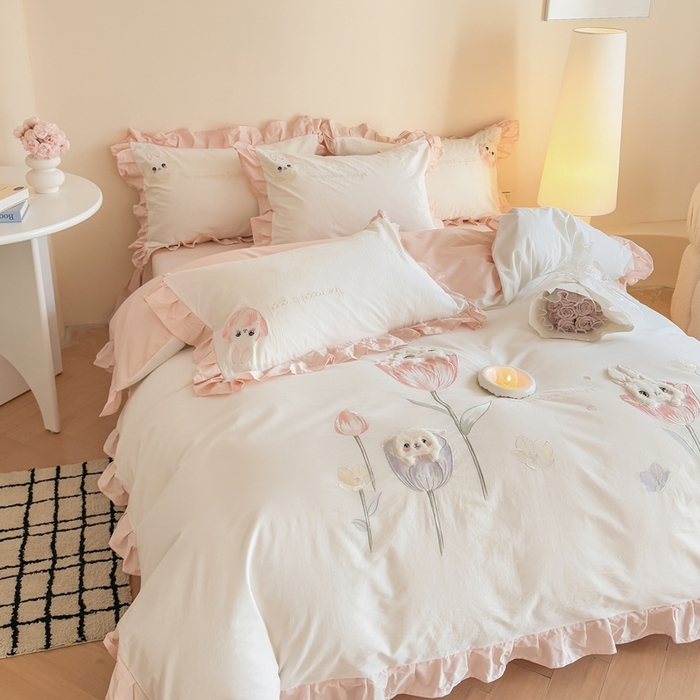 91家纺网 家纺一手货源 找家纺 （总）优迈 2025新品全棉加厚水洗棉韩版小清新绣花工艺贴布绣四件套--郁金香小兔