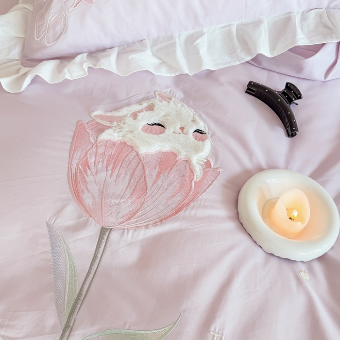 91家纺网 家纺一手货源 找家纺 优迈 2025新品全棉加厚水洗棉韩版小清新绣花工艺贴布绣四件套--郁金香小兔 郁金香小兔 浅紫