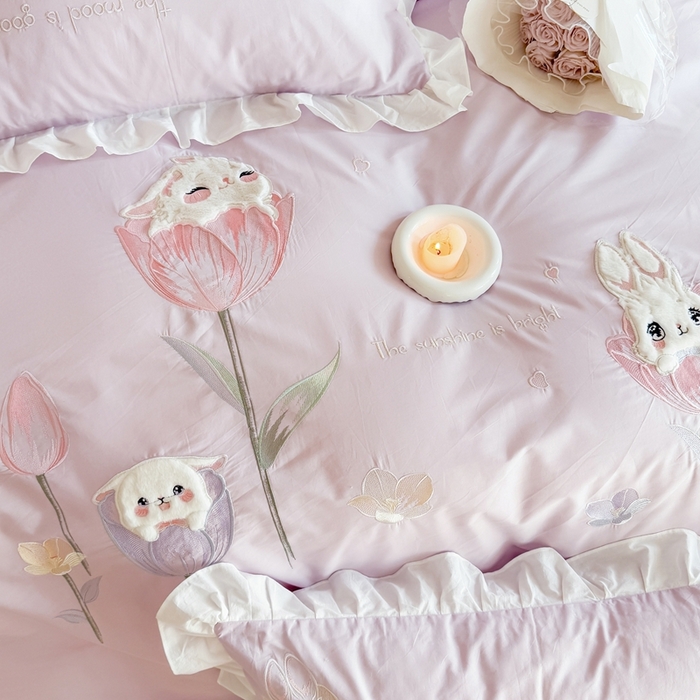 91家纺网 家纺一手货源 找家纺 优迈 2025新品全棉加厚水洗棉韩版小清新绣花工艺贴布绣四件套--郁金香小兔 郁金香小兔 浅紫
