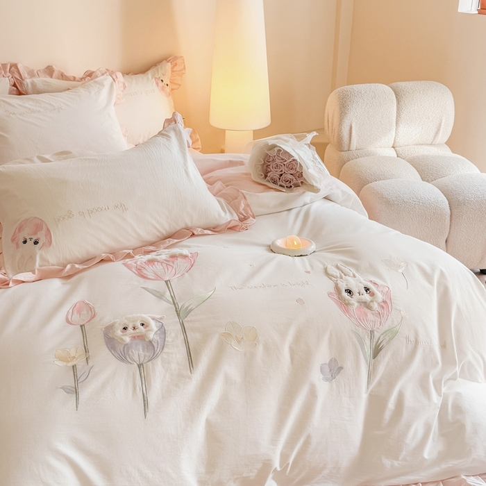 91家纺网 家纺一手货源 找家纺 （总）优迈 2025新品全棉加厚水洗棉韩版小清新绣花工艺贴布绣四件套--郁金香小兔