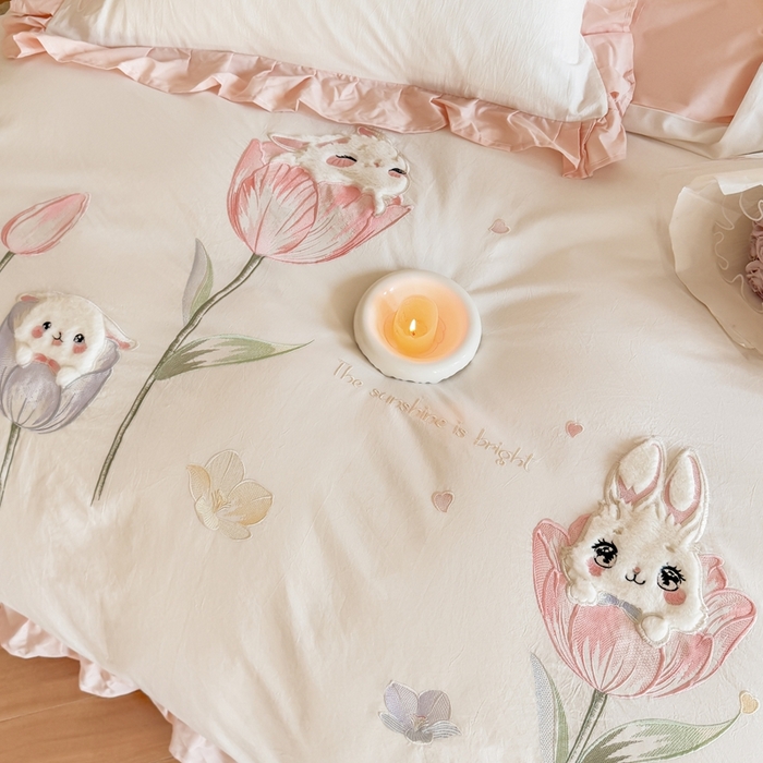 91家纺网 家纺一手货源 找家纺 （总）优迈 2025新品全棉加厚水洗棉韩版小清新绣花工艺贴布绣四件套--郁金香小兔