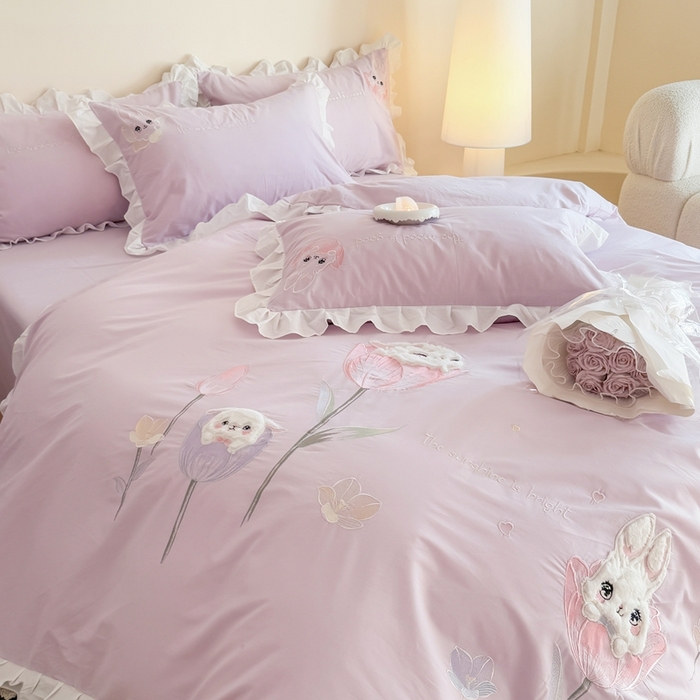 91家纺网 家纺一手货源 找家纺 优迈 2025新品全棉加厚水洗棉韩版小清新绣花工艺贴布绣四件套--郁金香小兔 郁金香小兔 浅紫