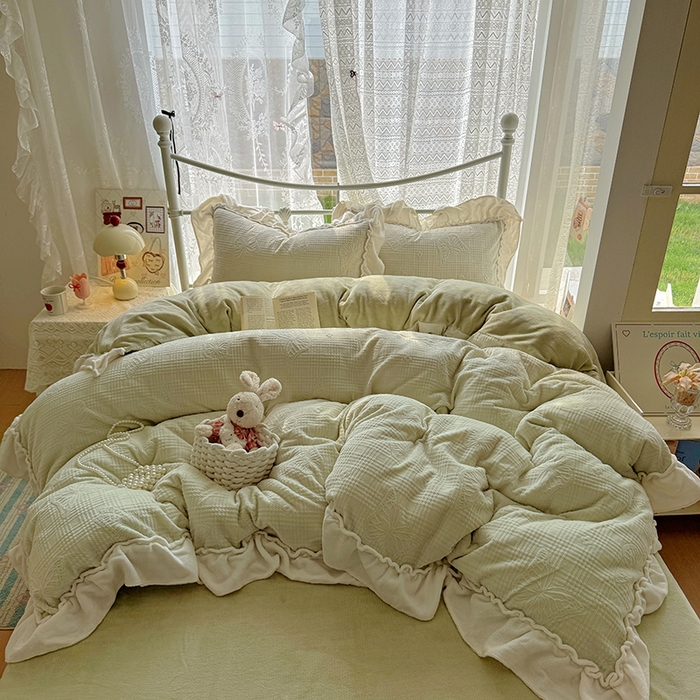 91家纺网 家纺一手货源 找家纺 （总）捌月 2025新款奶油风法式大花边雕花牛奶绒四件套