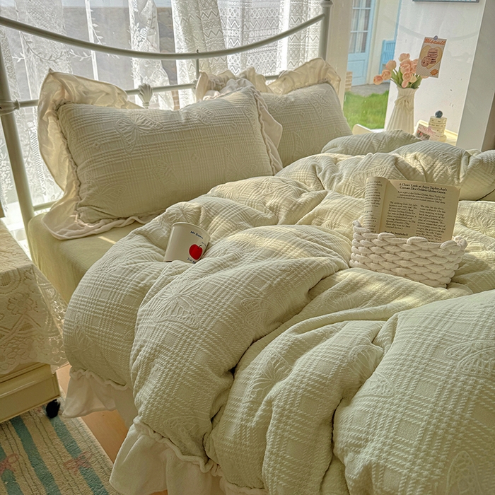 91家纺网 家纺一手货源 找家纺 （总）捌月 2025新款奶油风法式大花边雕花牛奶绒四件套