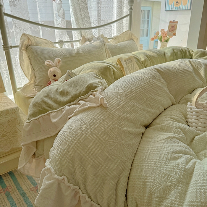 91家纺网 家纺一手货源 找家纺 （总）捌月 2025新款奶油风法式大花边雕花牛奶绒四件套