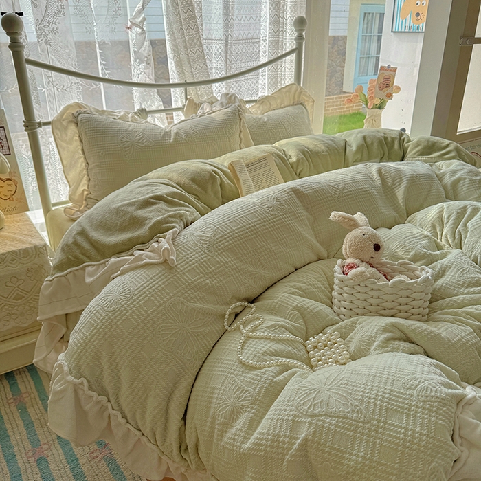 91家纺网 家纺一手货源 找家纺 （总）捌月 2025新款奶油风法式大花边雕花牛奶绒四件套