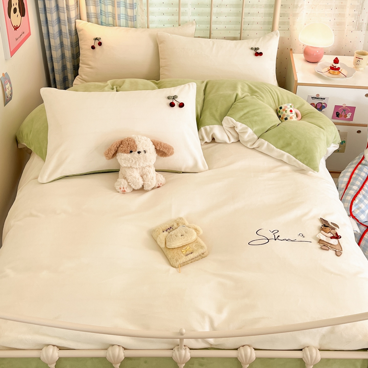 91家纺网 家纺一手货源 找家纺 羚羊语家纺 2025新款牛奶绒手作款樱桃女孩四件套毛巾绣刺绣花秋冬加厚法莱绒法兰绒珊瑚绒三件套 手作女孩-清新绿