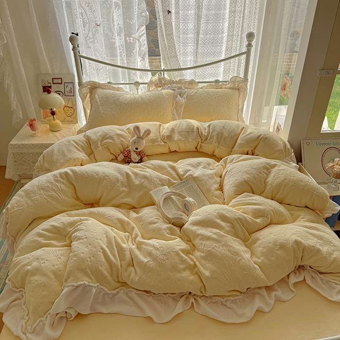 91家纺网 家纺一手货源 找家纺 （总）捌月 2025新款奶油风法式大花边雕花牛奶绒四件套