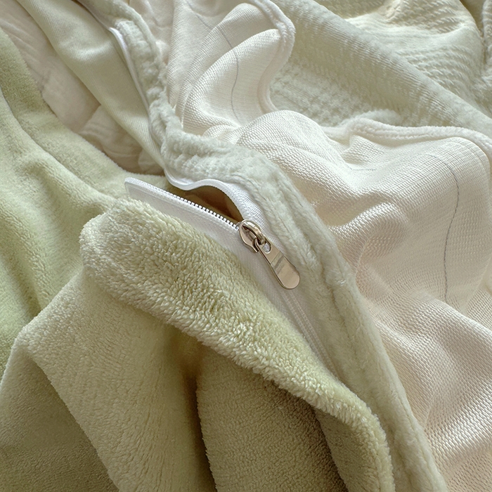 91家纺网 家纺一手货源 找家纺 捌月 2025新款奶油风法式大花边雕花牛奶绒四件套 化蝶-淡绿