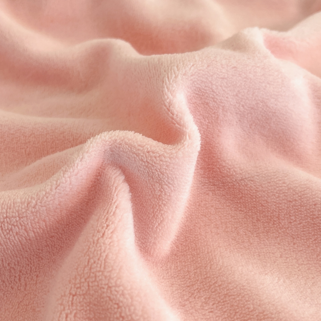 91家纺网 家纺一手货源 找家纺 羚羊语家纺 2025新款牛奶绒手作款樱桃女孩四件套毛巾绣刺绣花秋冬加厚法莱绒法兰绒珊瑚绒三件套 手作女孩-柔雾紫