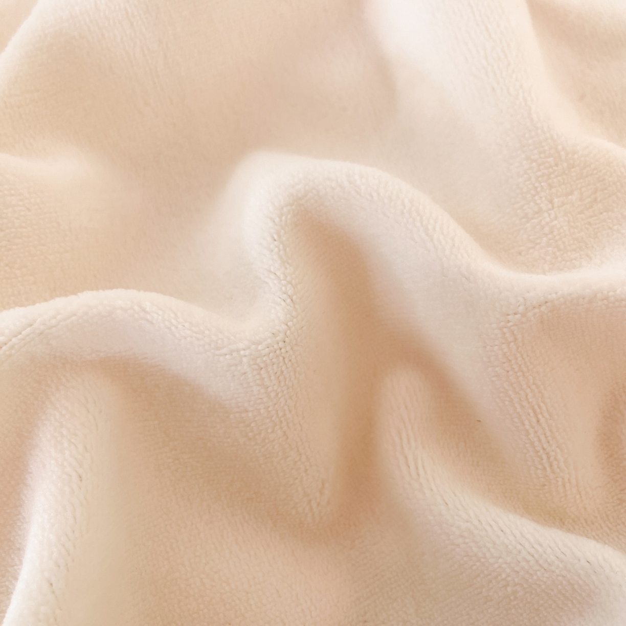 91家纺网 家纺一手货源 找家纺 羚羊语家纺 2025新款牛奶绒手作款樱桃女孩四件套毛巾绣刺绣花秋冬加厚法莱绒法兰绒珊瑚绒三件套 毛巾绣-腊肠狗