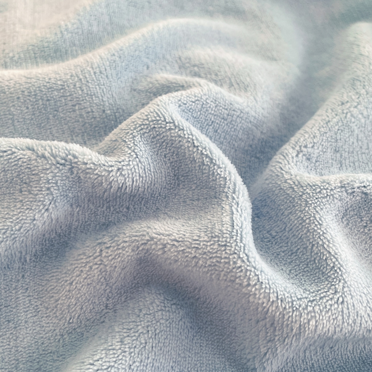 91家纺网 家纺一手货源 找家纺 羚羊语家纺 2025新款牛奶绒手作款樱桃女孩四件套毛巾绣刺绣花秋冬加厚法莱绒法兰绒珊瑚绒三件套 毛巾绣-自由大鹅