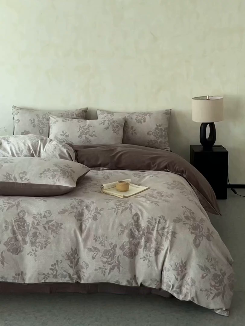 91家纺网 家纺一手货源 找家纺 如约 2025新款A类亲肤水洗原麻印花四件套 风木槿咖