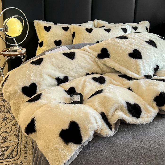 91家纺网 家纺一手货源 找家纺 典曼家纺 2025新款亲肤舒适兔毛绒四件套 爱心