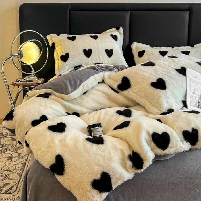 91家纺网 家纺一手货源 找家纺 典曼家纺 2025新款亲肤舒适兔毛绒四件套 爱心