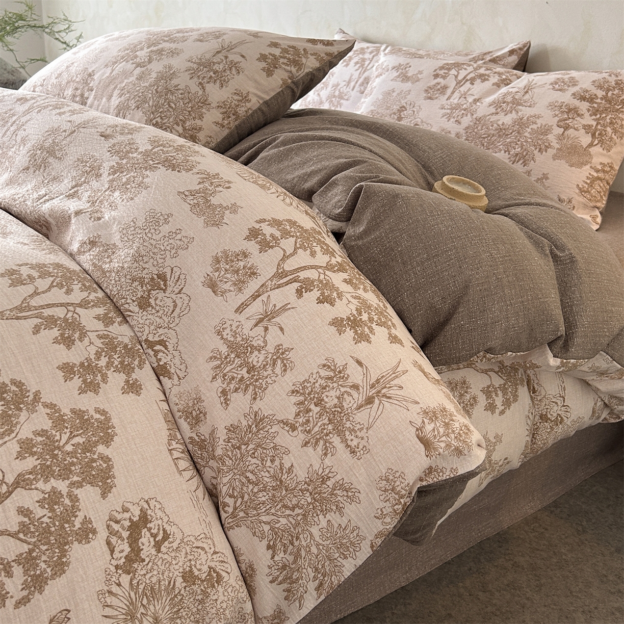 91家纺网 家纺一手货源 找家纺 如约 2025新款A类亲肤水洗原麻印花四件套 迪奥咖