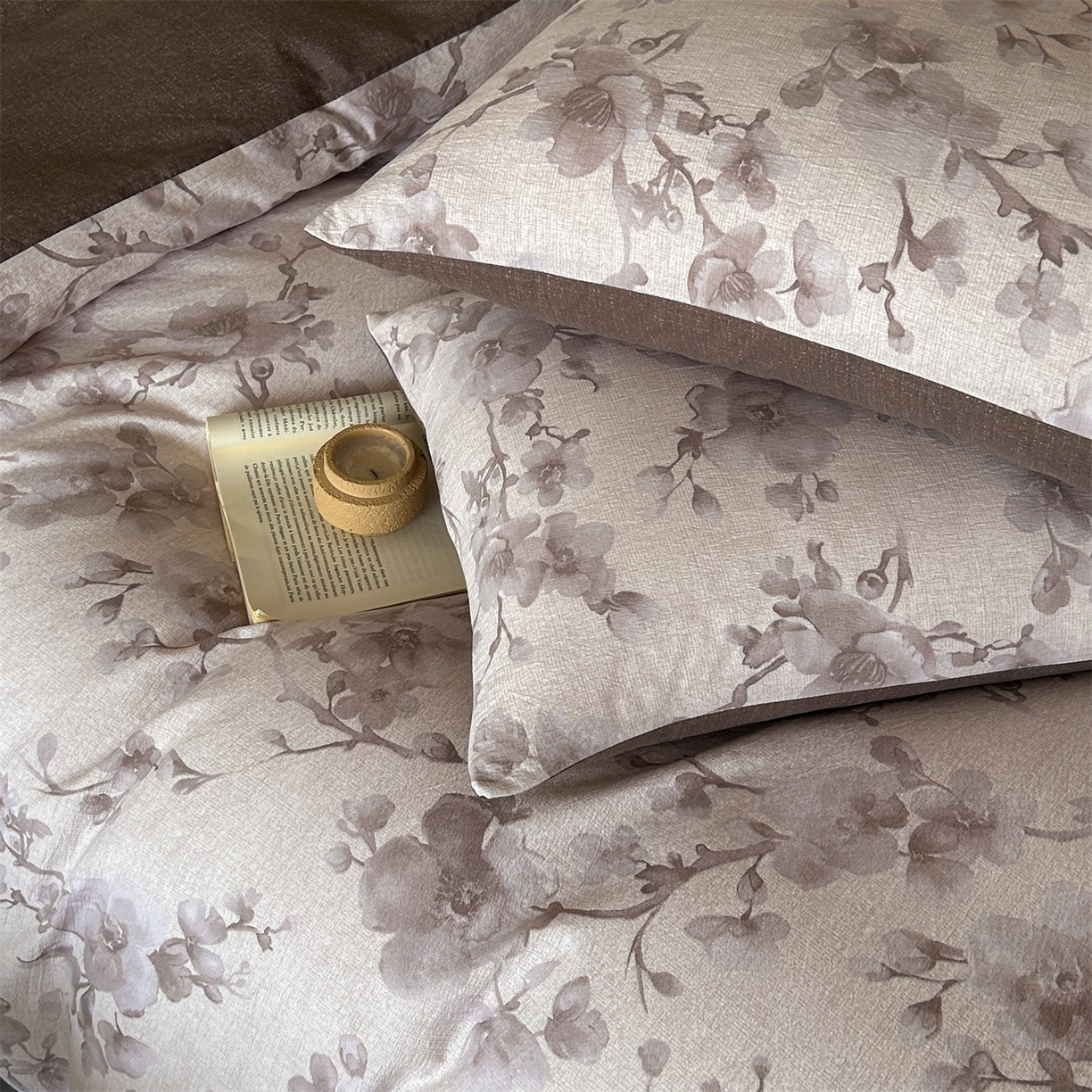 91家纺网 家纺一手货源 找家纺 如约 2025新款A类亲肤水洗原麻印花四件套 慕雪红