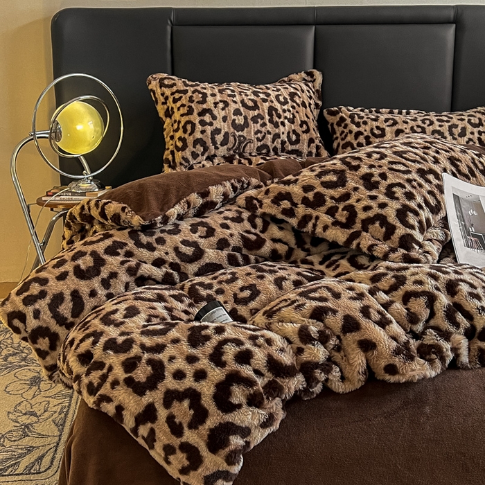 91家纺网 家纺一手货源 找家纺 典曼家纺 2025新款亲肤舒适兔毛绒四件套 豹纹-咖