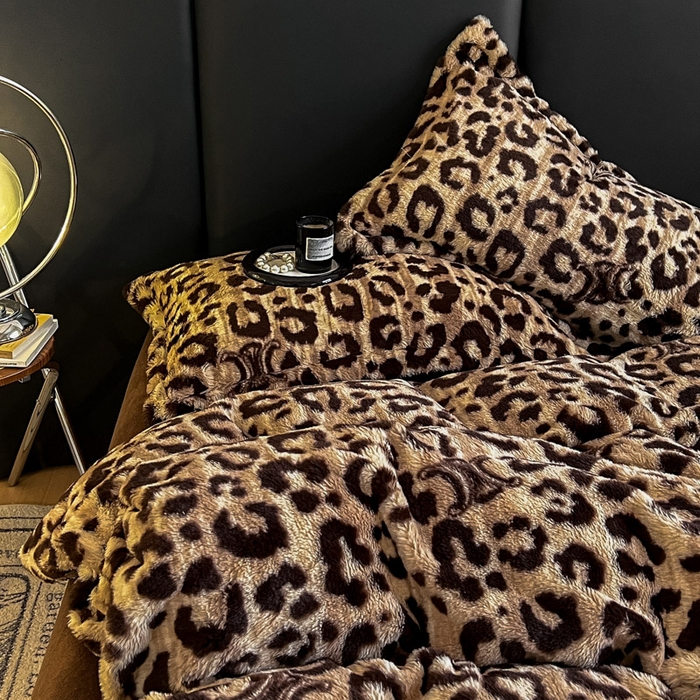 91家纺网 家纺一手货源 找家纺 典曼家纺 2025新款亲肤舒适兔毛绒四件套 豹纹-咖