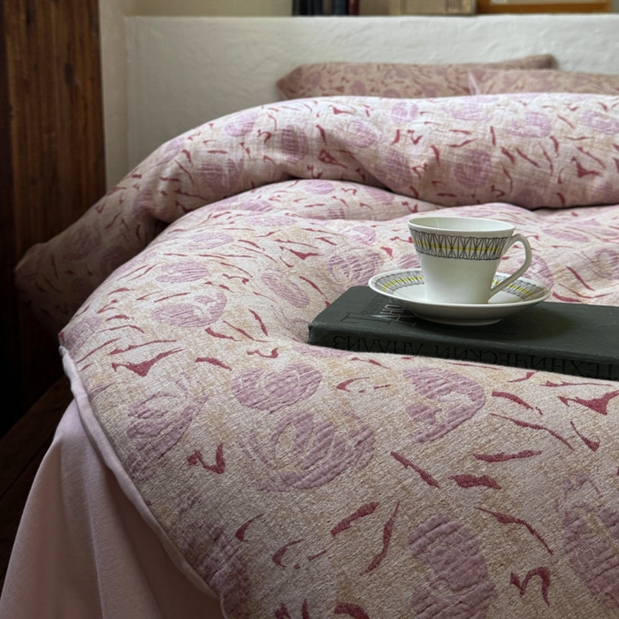 91家纺网 家纺一手货源 找家纺 山舍家居 2025新款全棉纯棉色织提花四件套-雾璃 雾璃-粉