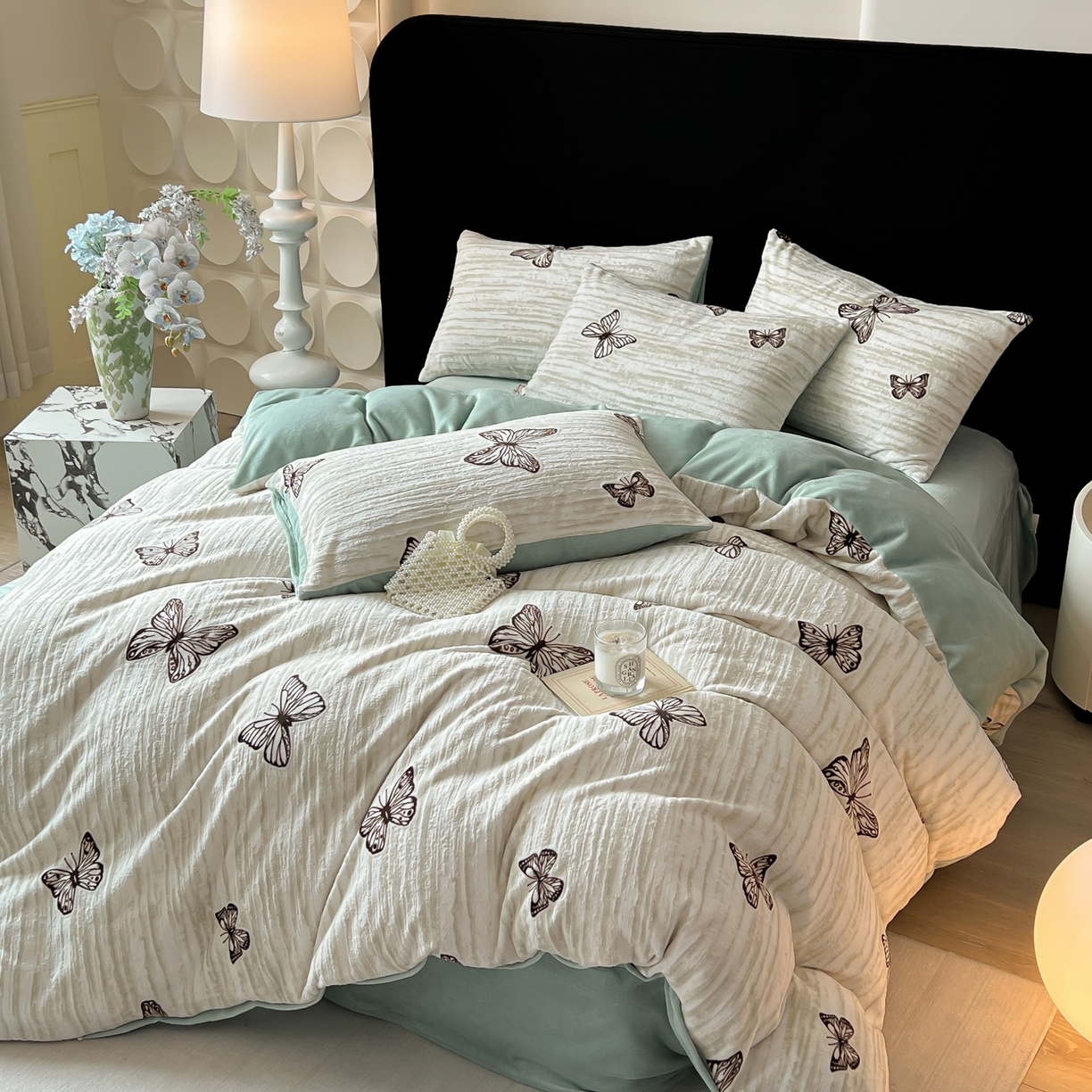 91家纺网 家纺一手货源 找家纺 二八年华 2025新款加厚兔绒四件套 蝴蝶绿