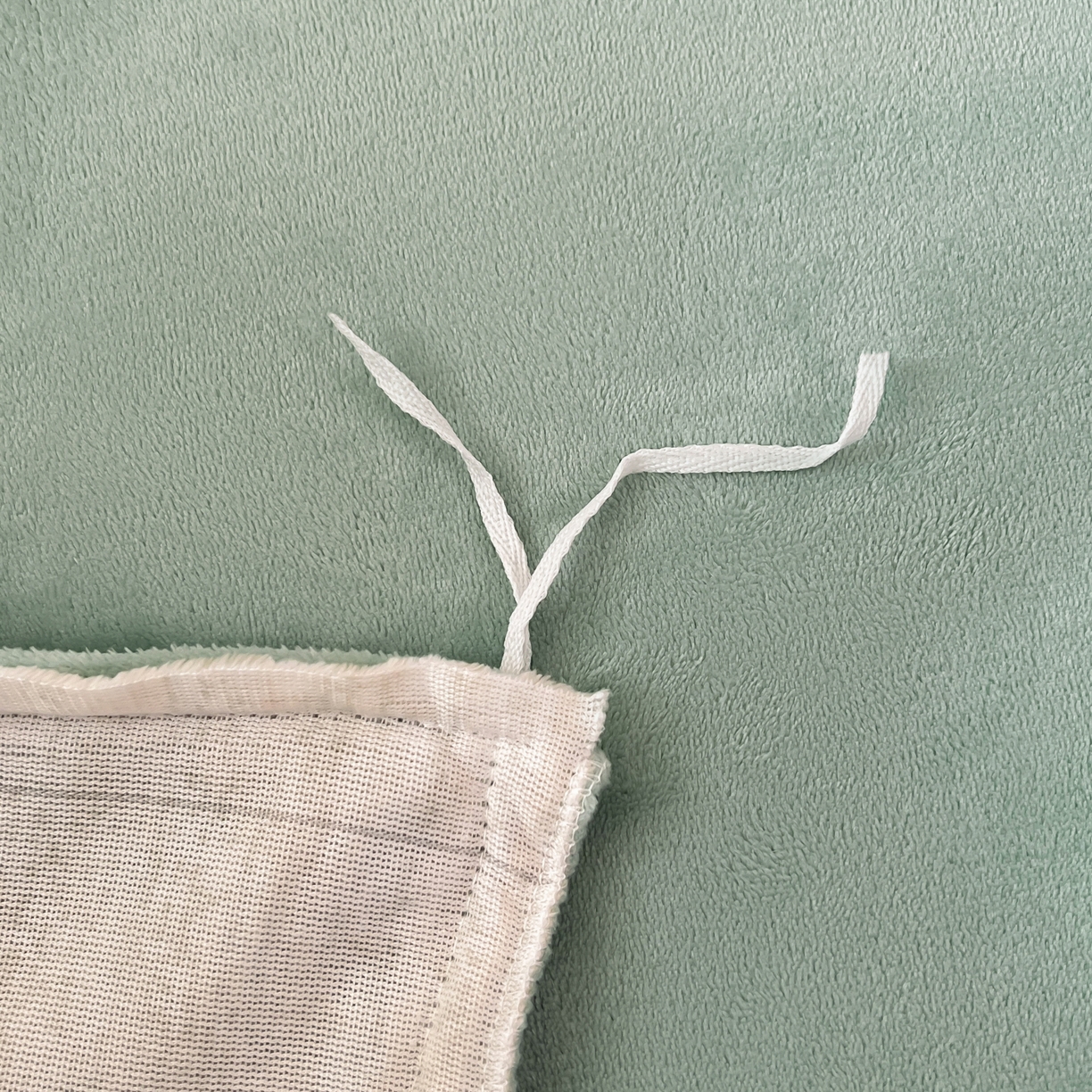 91家纺网 家纺一手货源 找家纺 二八年华 2025新款加厚兔绒四件套 蝴蝶绿