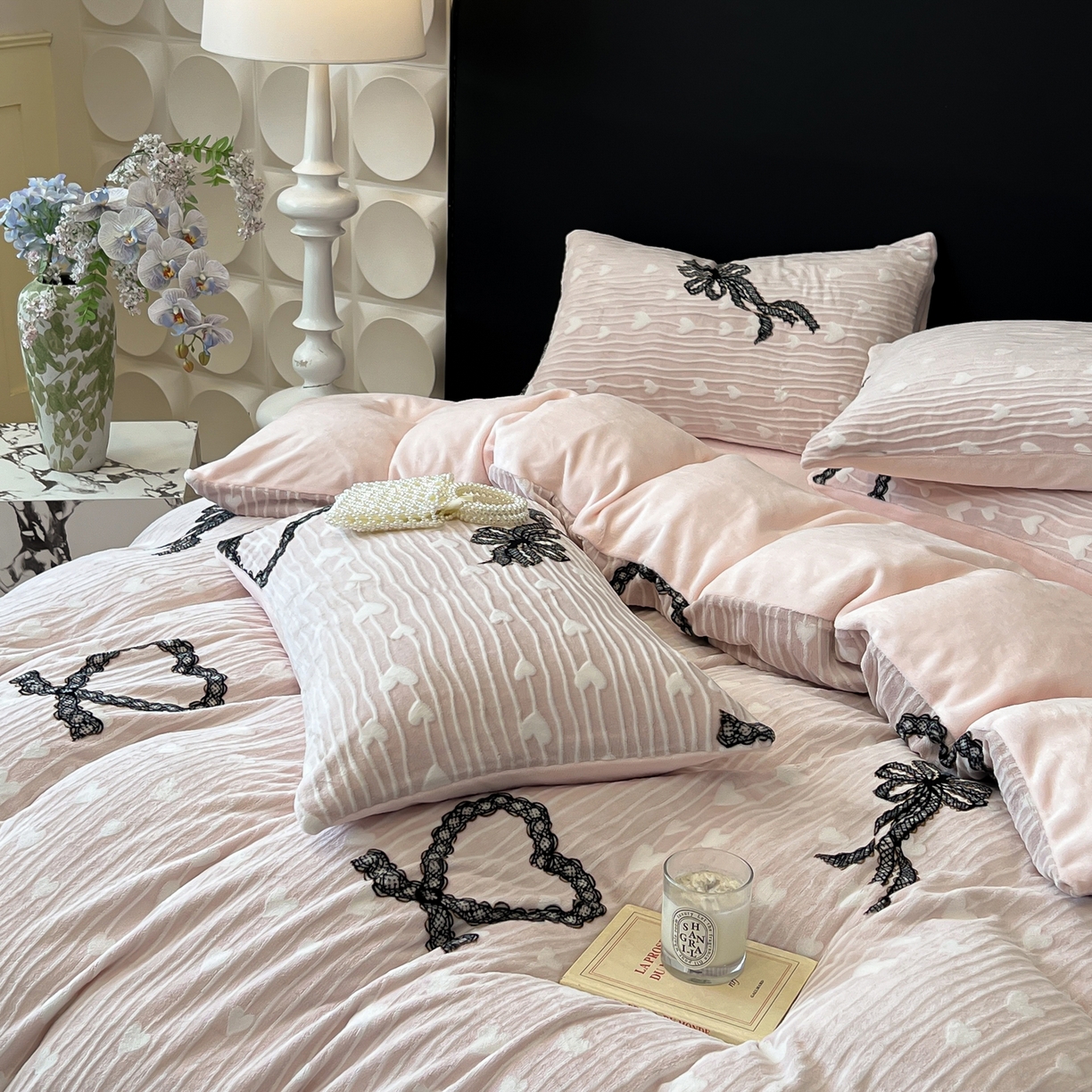 91家纺网 家纺一手货源 找家纺 二八年华 2025新款加厚兔绒四件套 爱心粉