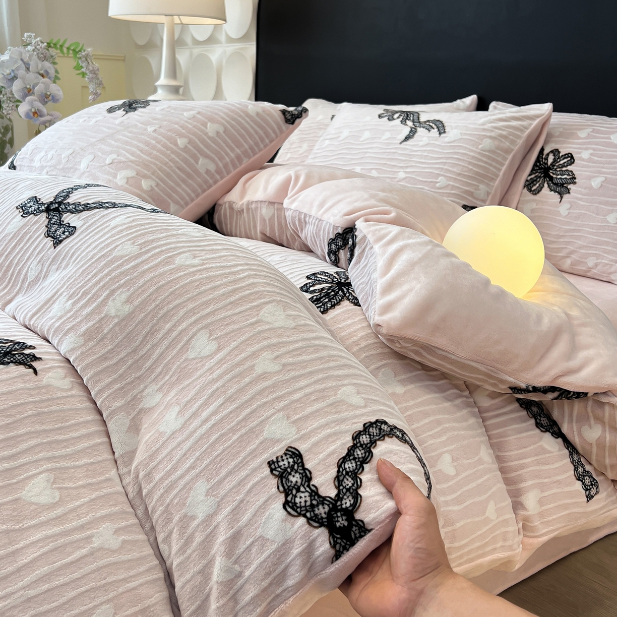 91家纺网 家纺一手货源 找家纺 二八年华 2025新款加厚兔绒四件套 爱心粉