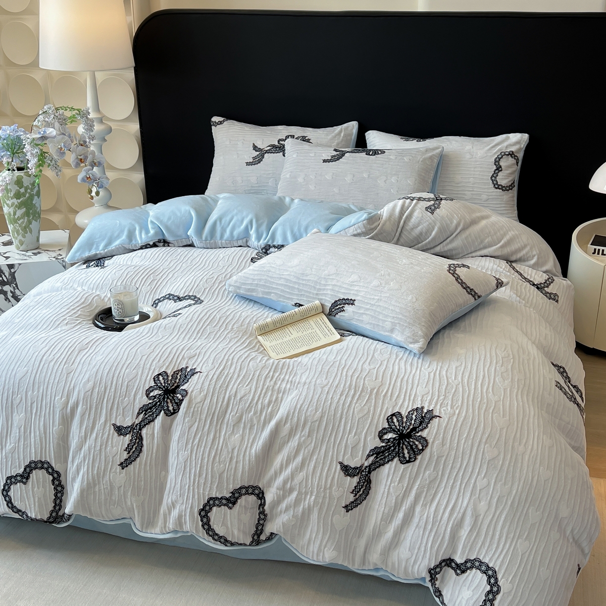 91家纺网 家纺一手货源 找家纺 二八年华 2025新款加厚兔绒四件套 爱心蓝