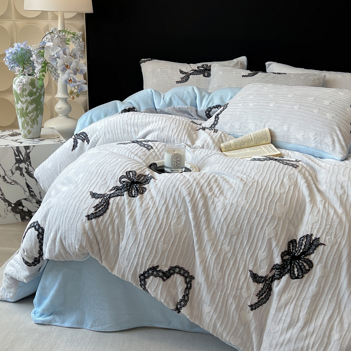 91家纺网 家纺一手货源 找家纺 二八年华 2025新款加厚兔绒四件套 爱心蓝