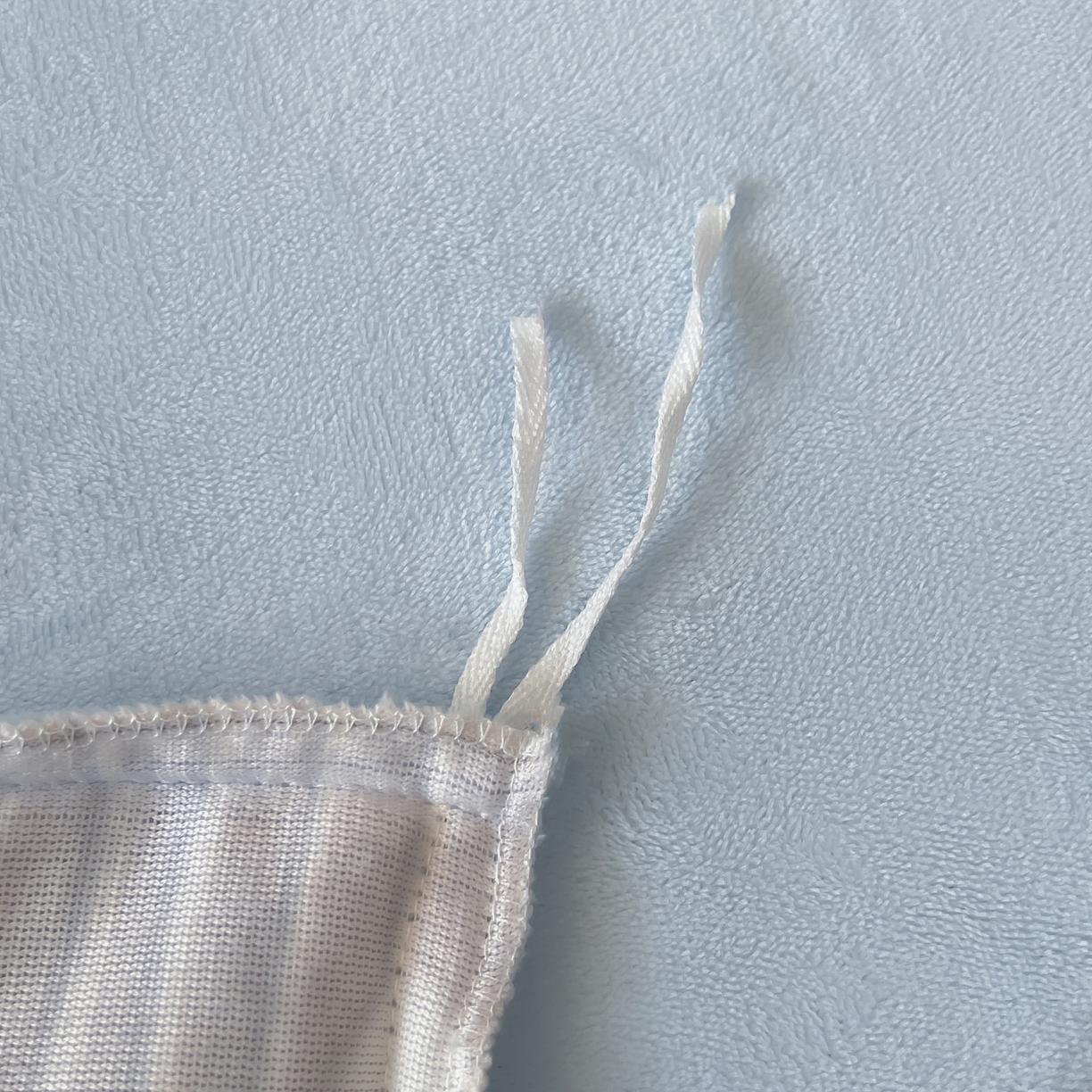 91家纺网 家纺一手货源 找家纺 二八年华 2025新款加厚兔绒四件套 爱心蓝