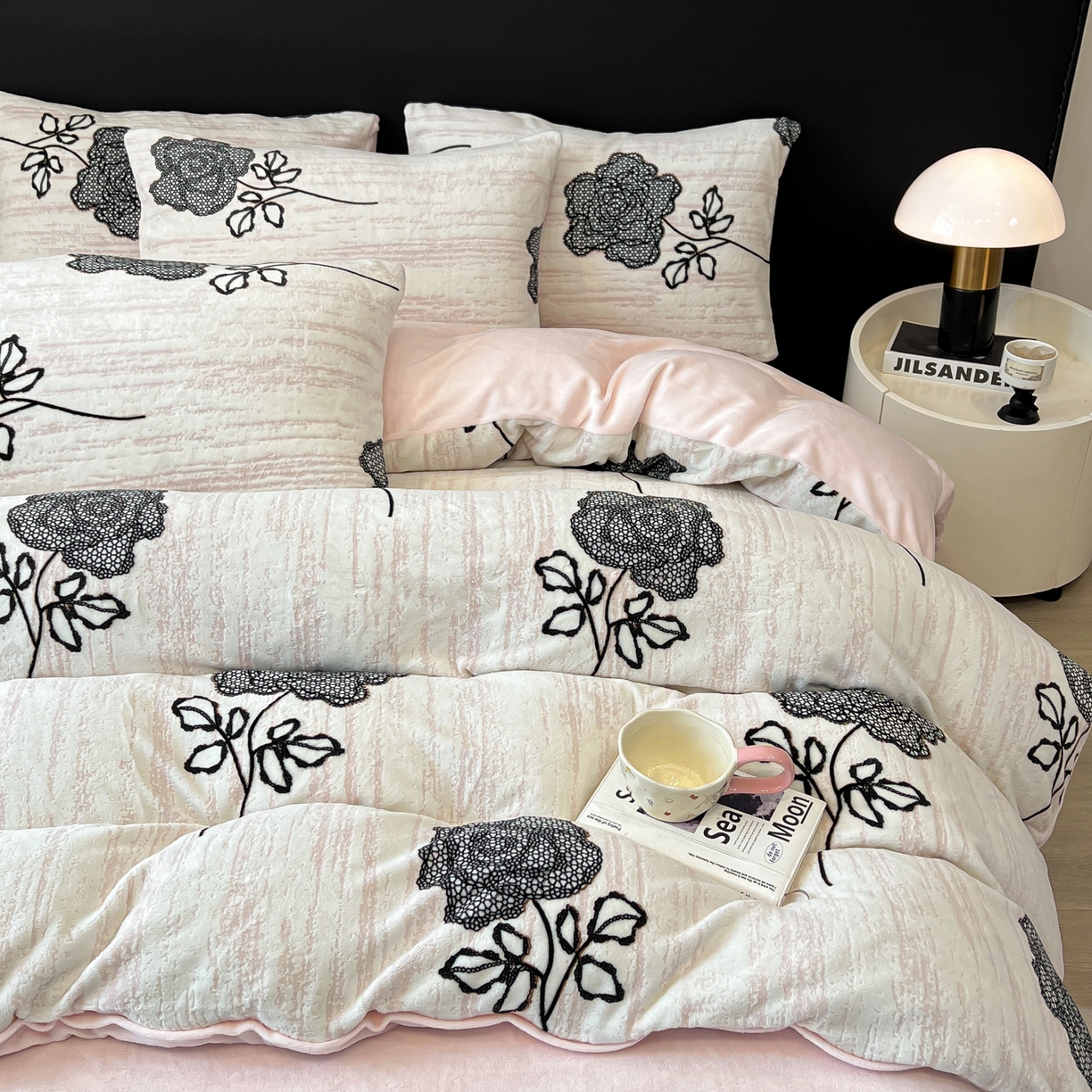 91家纺网 家纺一手货源 找家纺 二八年华 2025新款加厚兔绒四件套 玫瑰粉