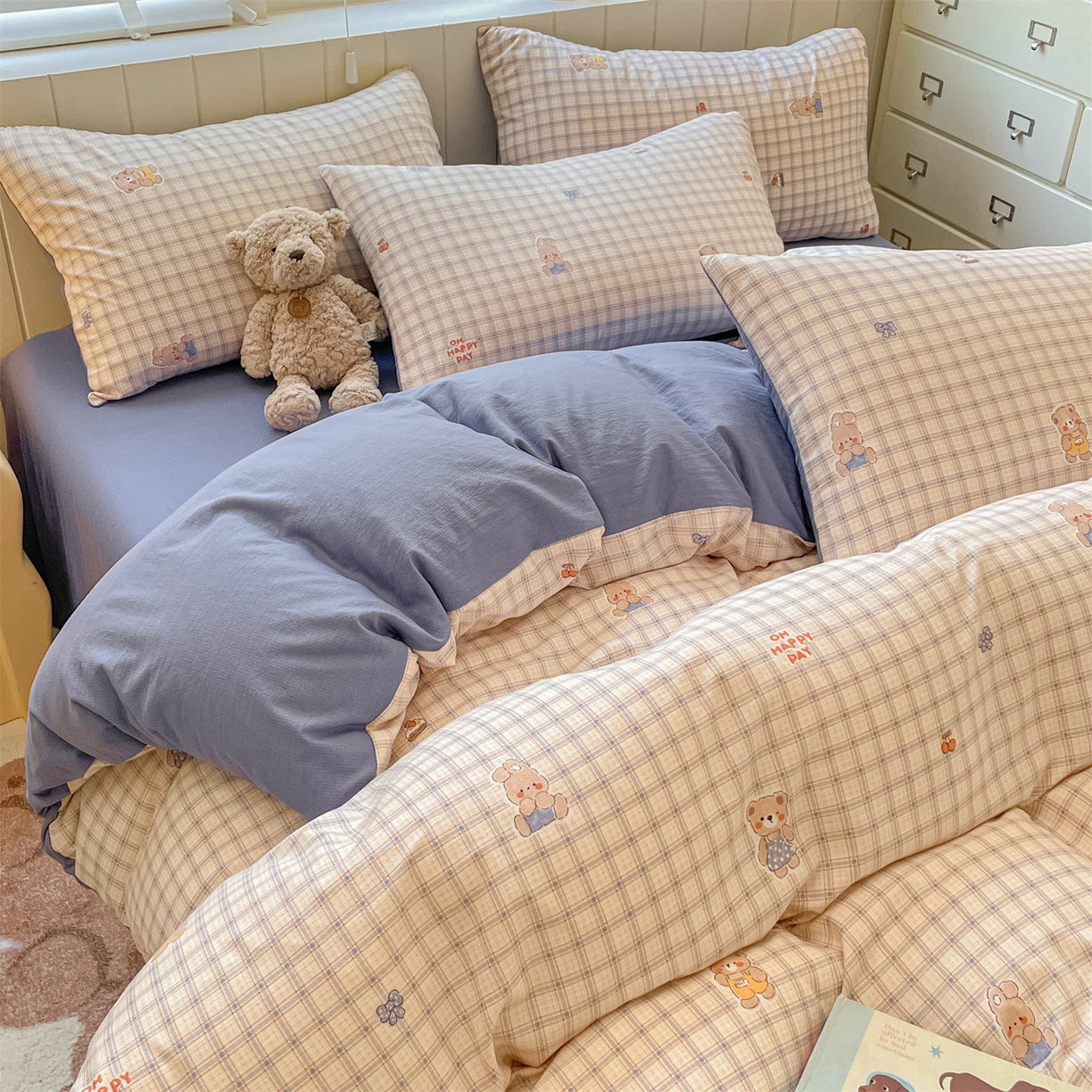 91家纺网 家纺一手货源 找家纺 如约 2025秋冬新款A类亲肤棉印花套件 方格熊