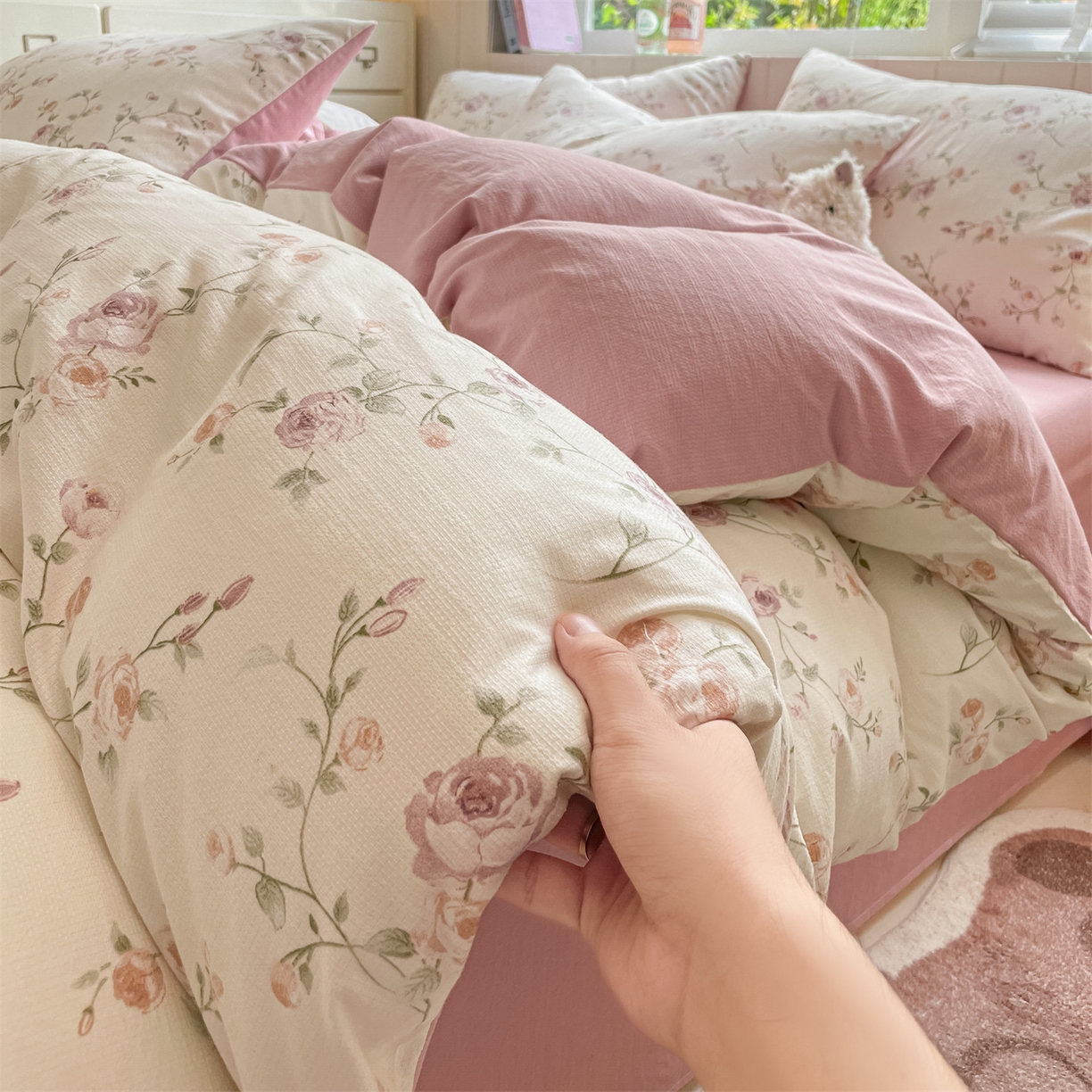 91家纺网 家纺一手货源 找家纺 如约 2025秋冬新款A类亲肤棉印花套件 爱丽丝