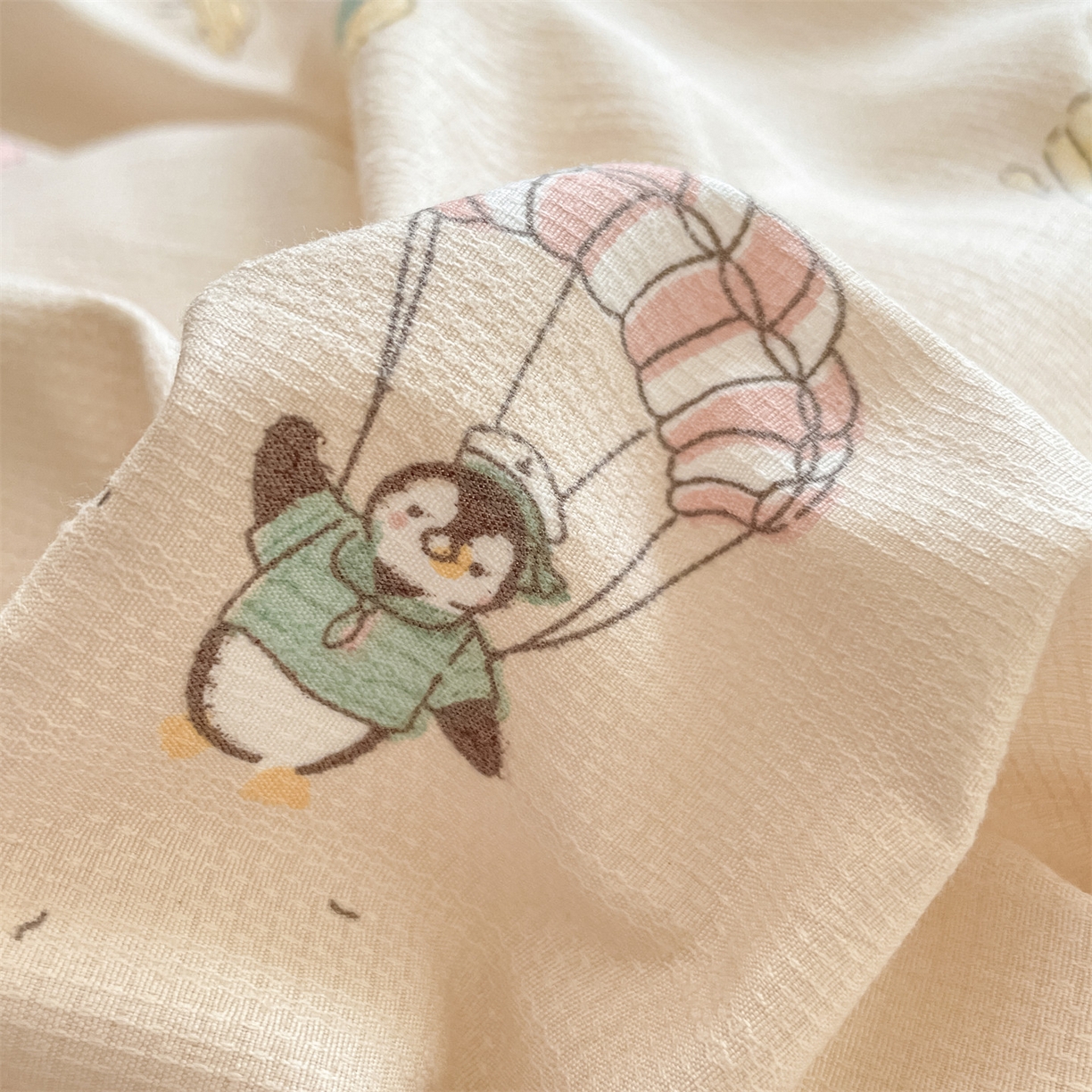 91家纺网 家纺一手货源 找家纺 如约 2025秋冬新款A类亲肤棉印花套件 小企鹅