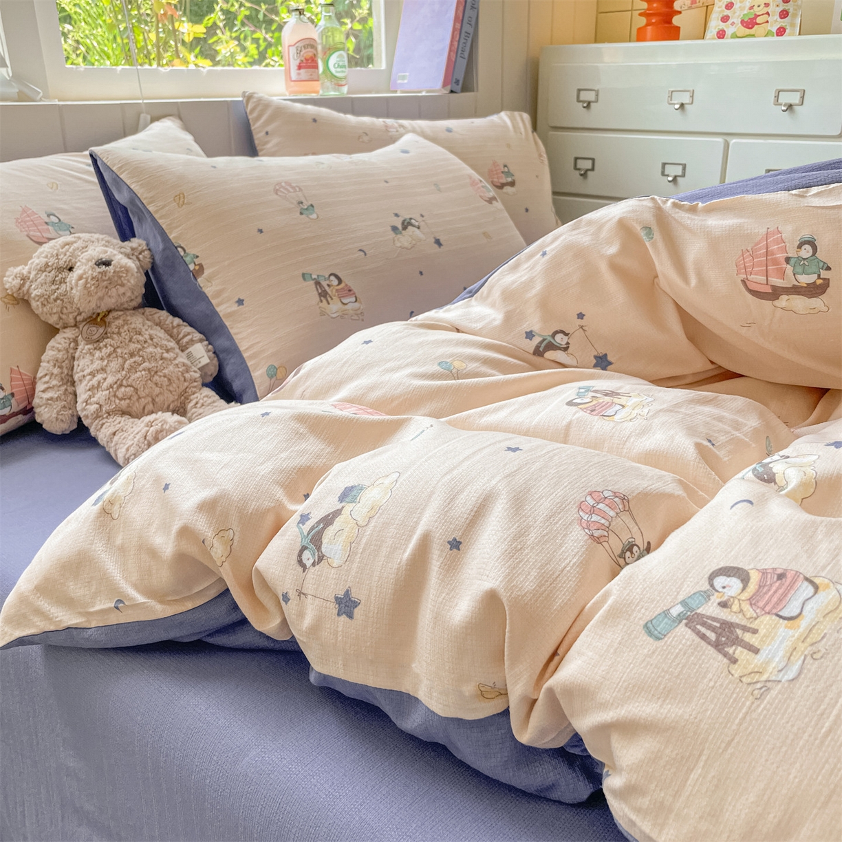 91家纺网 家纺一手货源 找家纺 如约 2025秋冬新款A类亲肤棉印花套件 小企鹅