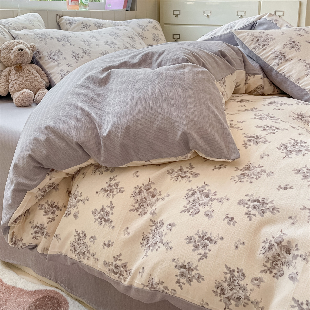 91家纺网 家纺一手货源 找家纺 如约 2025秋冬新款A类亲肤棉印花套件 莫兰灰