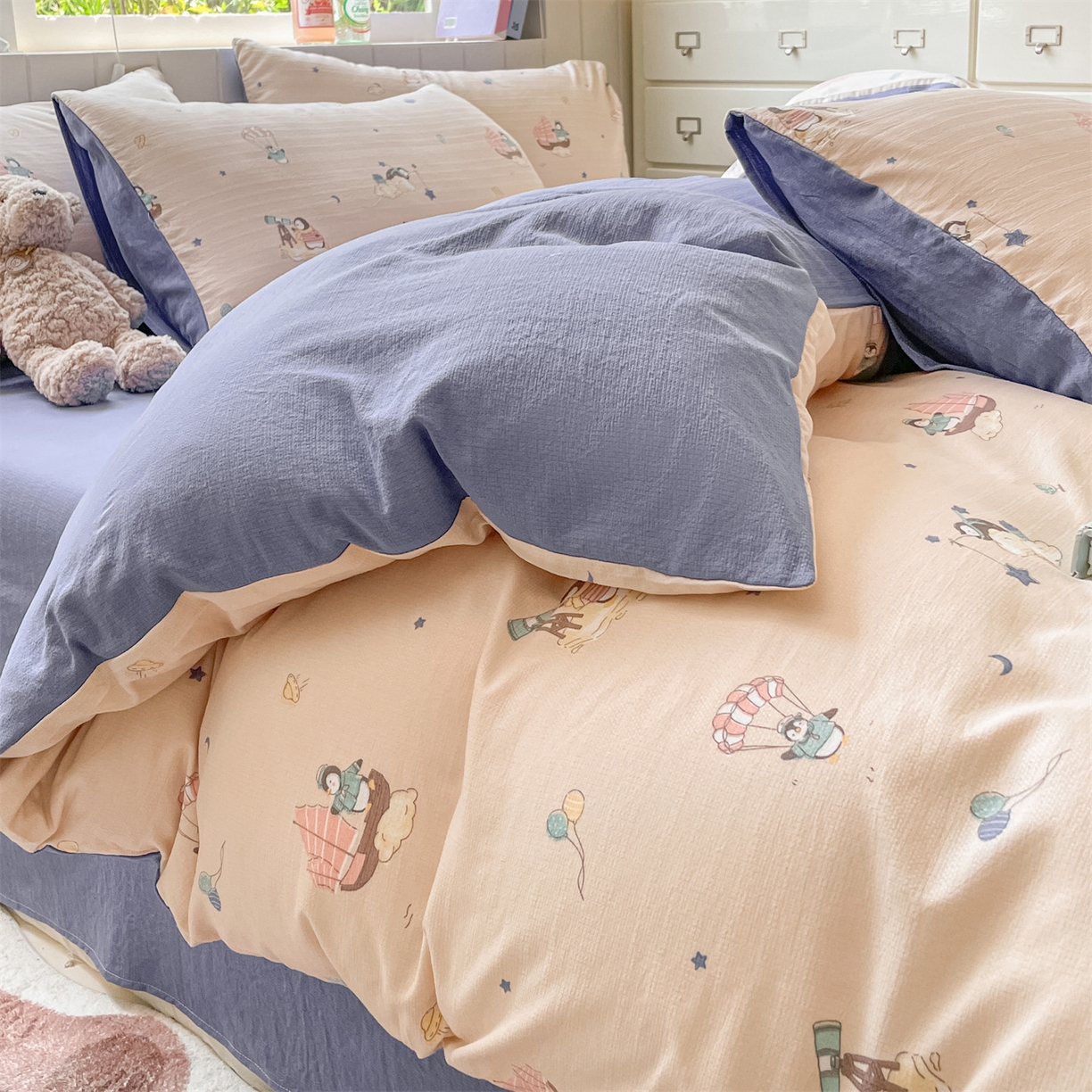 91家纺网 家纺一手货源 找家纺 如约 2025秋冬新款A类亲肤棉印花套件 小企鹅