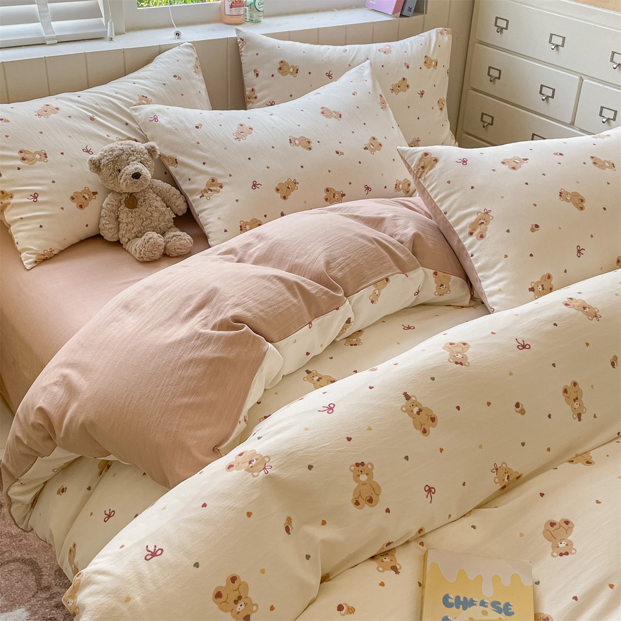 91家纺网 家纺一手货源 找家纺 如约 2025秋冬新款A类亲肤棉印花套件 松糕熊