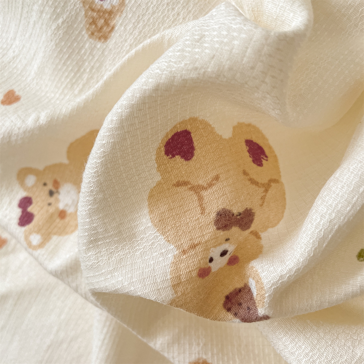 91家纺网 家纺一手货源 找家纺 如约 2025秋冬新款A类亲肤棉印花套件 松糕熊