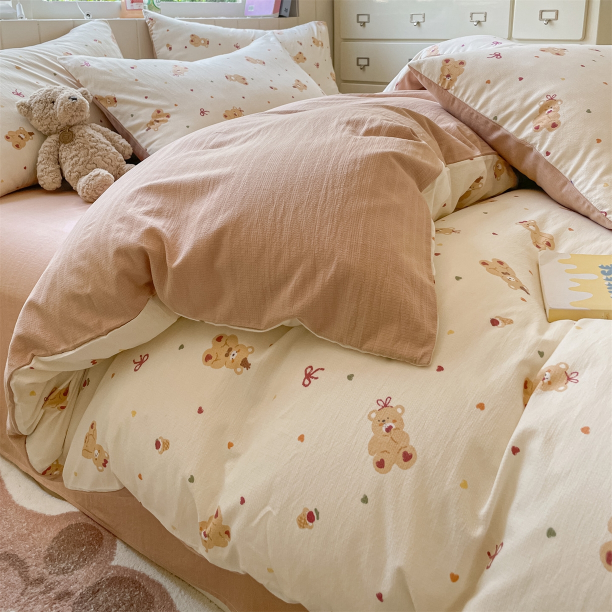 91家纺网 家纺一手货源 找家纺 如约 2025秋冬新款A类亲肤棉印花套件 松糕熊