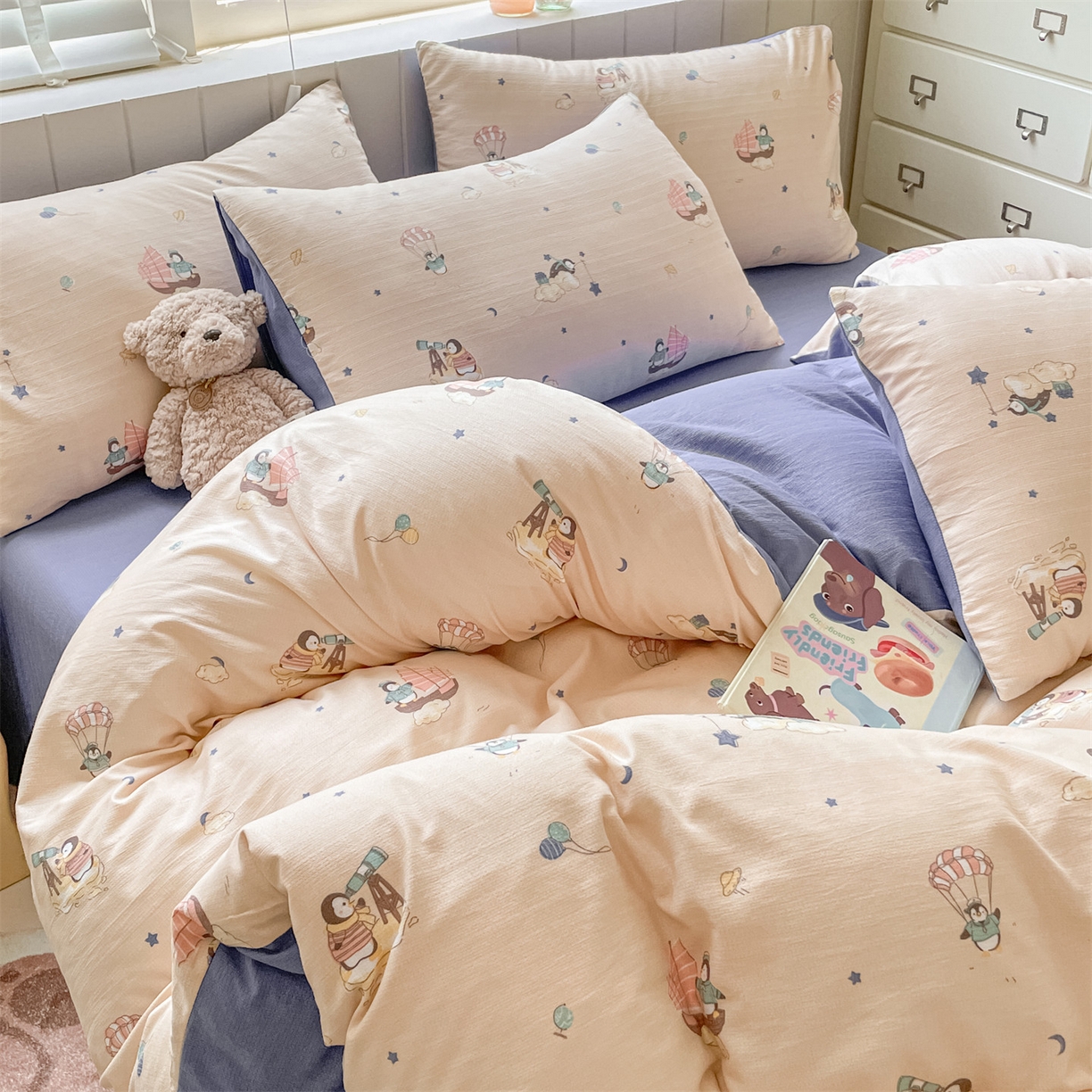 91家纺网 家纺一手货源 找家纺 如约 2025秋冬新款A类亲肤棉印花套件 小企鹅